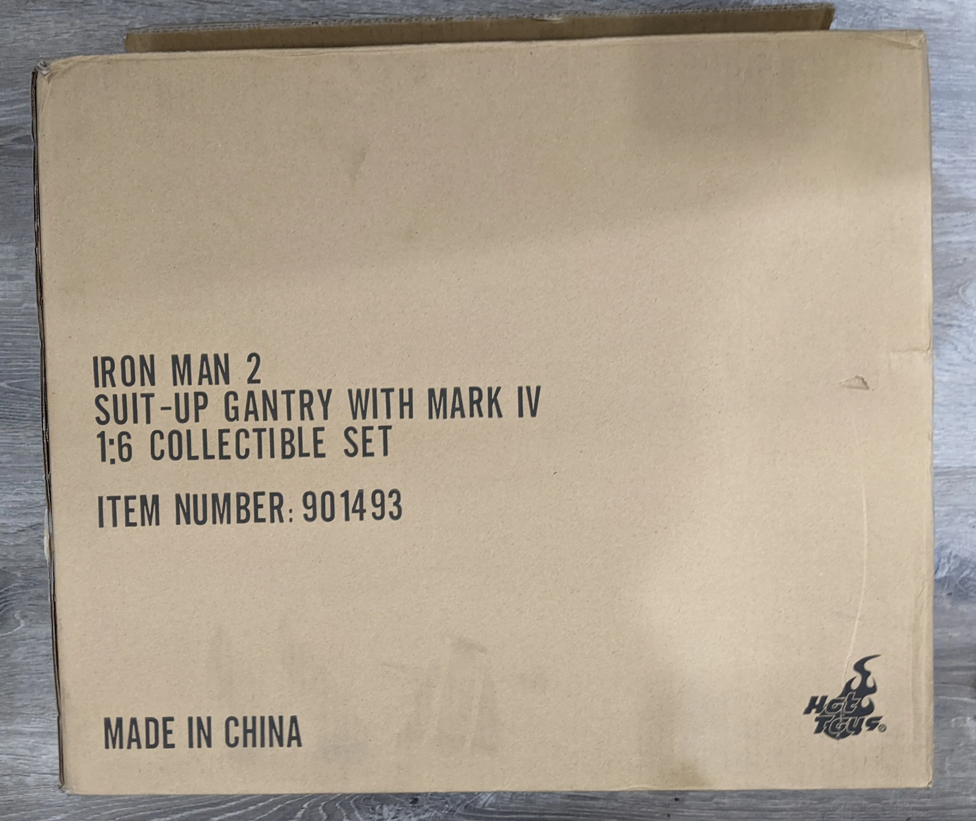 Hot Toys 1/6 Iron Man 2 Suit-Up Gantry with Mark IV Sixth Scale Figure MMS160