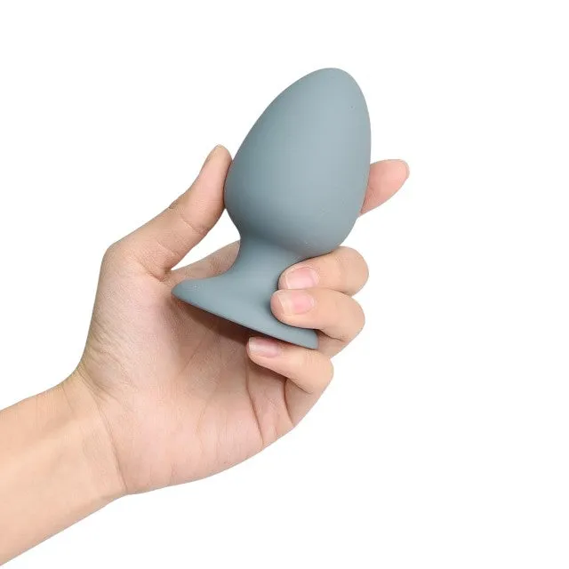 Plug anal DREAMTOYS Nude Sage Butt Plug. cu bilă mișcătoare. rezistent la apă. lungime 8 cm. diametru 4 cm. gri