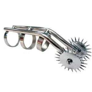 Rouge Garments Stainless Steel Claw Pinwheel Scratcher
